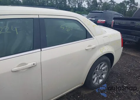 2008 Chrysler 300 Lx z USA, uszkodzony, nr VIN 2C3KA43R98H165743
